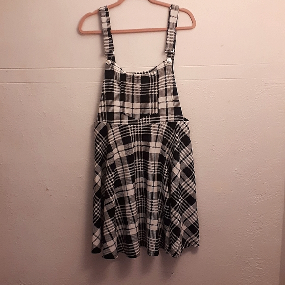 SHEIN Dresses & Skirts - CLOSET CLEANOUT Plaid Pinafore